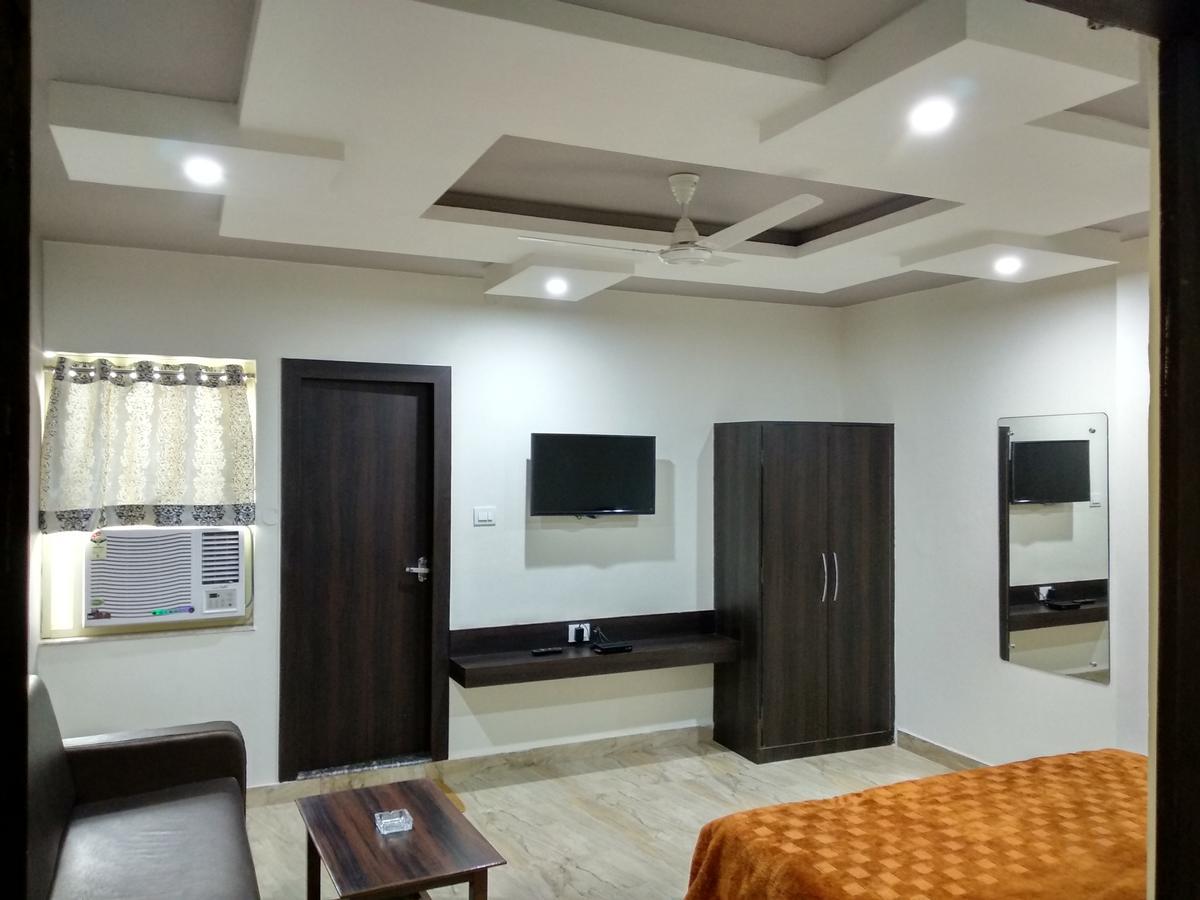 Oyo 60976 Hotel Shree Ji Morena Dış mekan fotoğraf