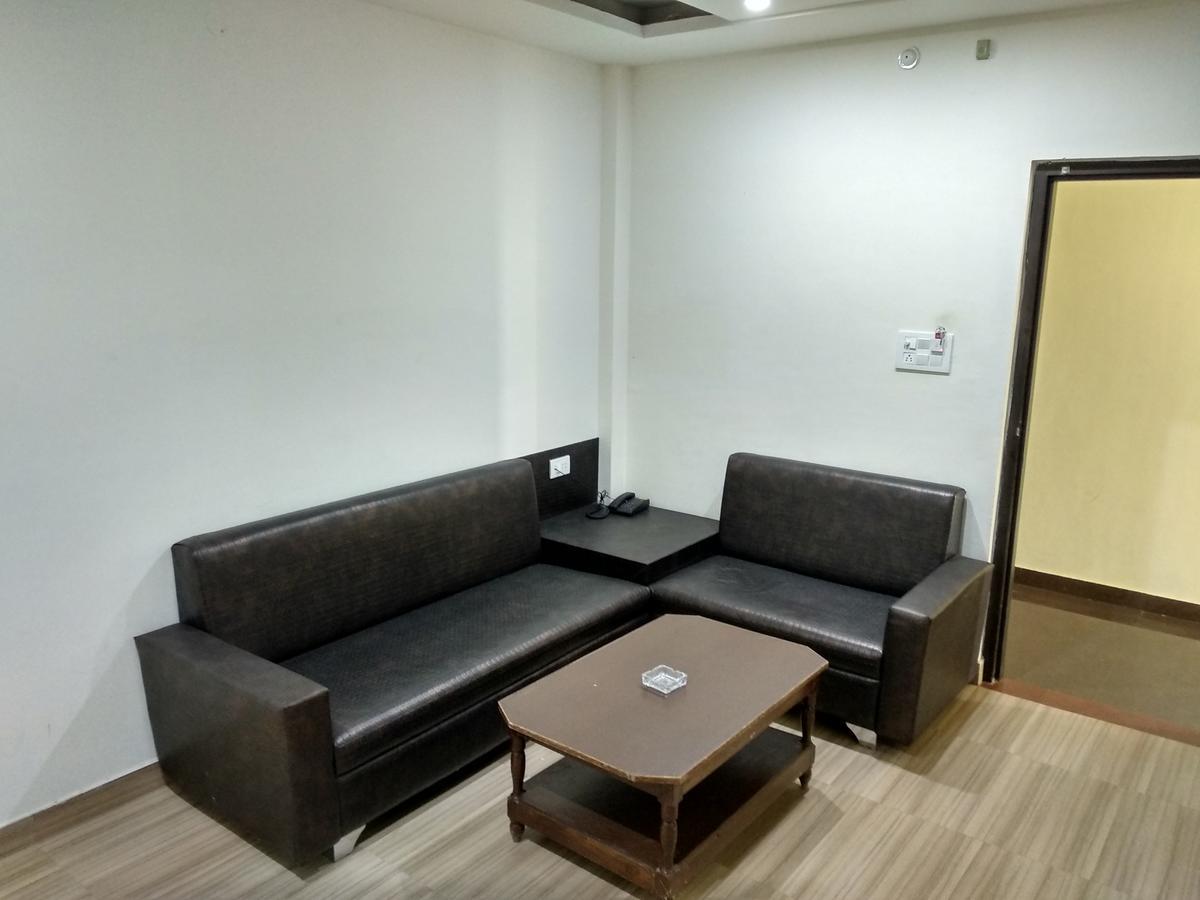 Oyo 60976 Hotel Shree Ji Morena Dış mekan fotoğraf