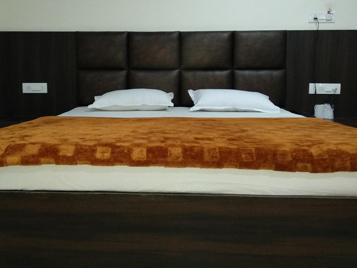 Oyo 60976 Hotel Shree Ji Morena Dış mekan fotoğraf